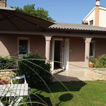 Apartman Eric Apartment Pula Exterior photo