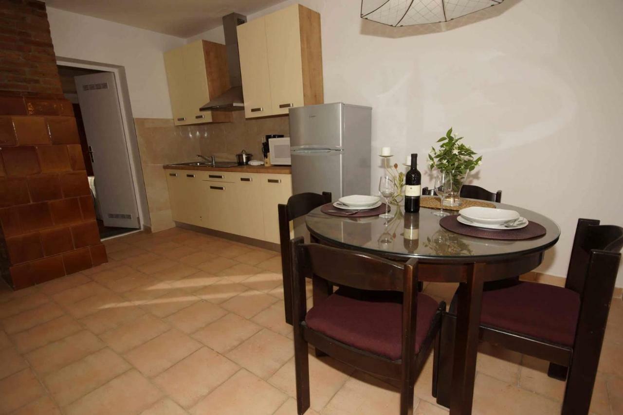 Apartman Eric Apartment Pula Exterior photo